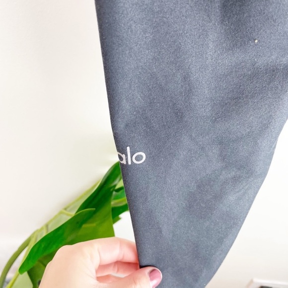 alo yoga high rise airbrush cropped leggings 21” - Picture 5 of 5